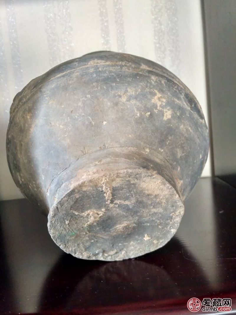 请大师帮忙鉴定一下，我家放着一