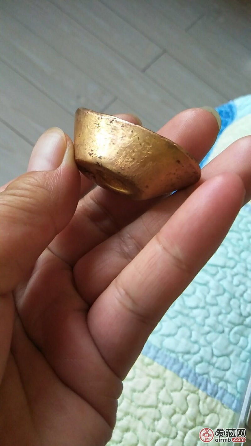 寿字金元宝两个,要求鉴定真假.
