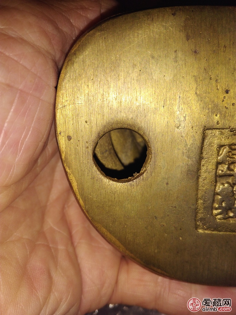 药师佛,评台老师鉴定是真的,还是假的,是铜的,还是金铜合金的材质