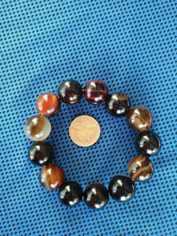 彩色玛瑙手串保真可鉴定一件价格