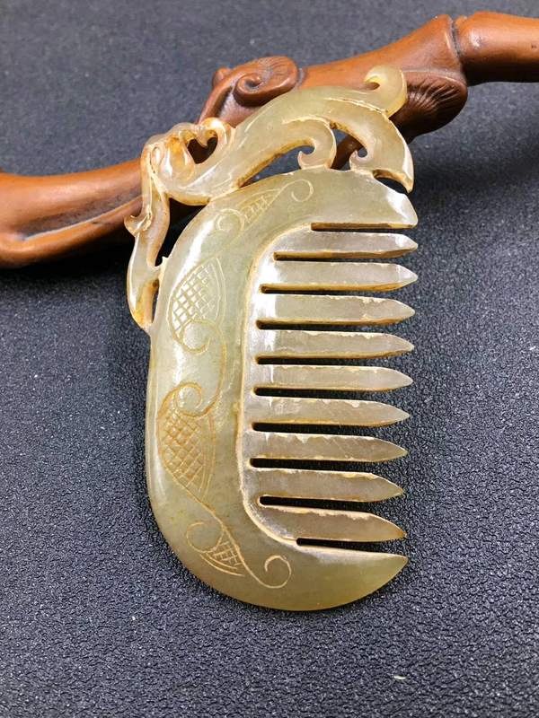 和田玉梳子一顺百顺尺寸8x45x05cm