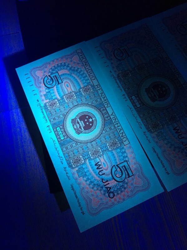 8005三色彩蝶,最强流水之一,因其纸张带点粉色
