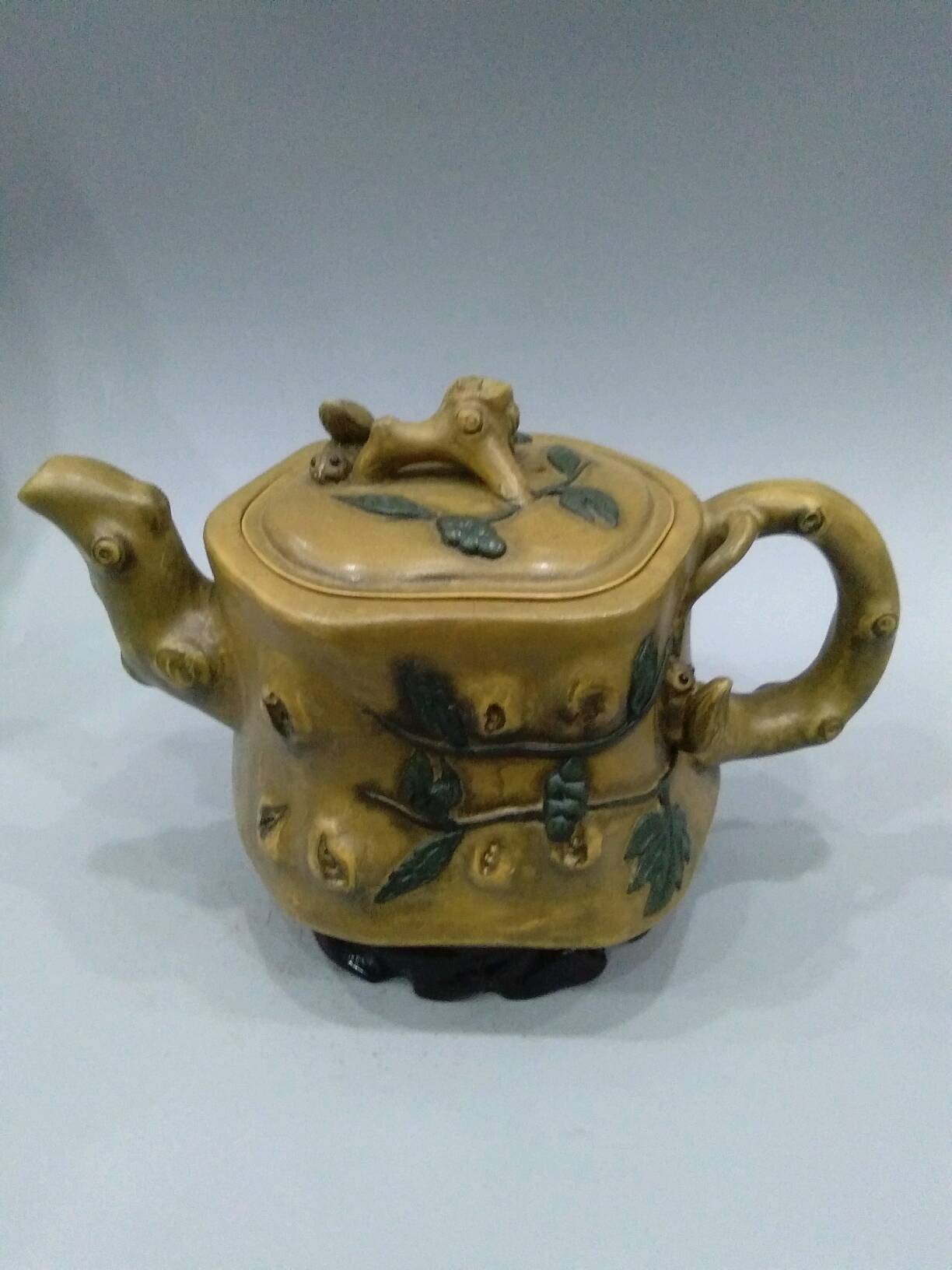 台湾回流壶,名家真品落款为:蒋