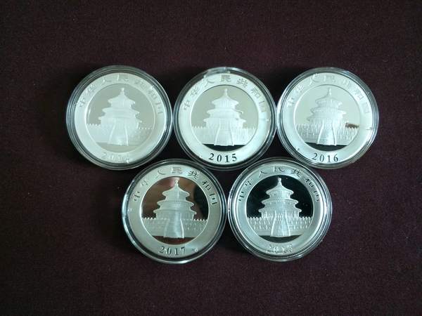 熊猫银币30g14年到18年精美包装盒