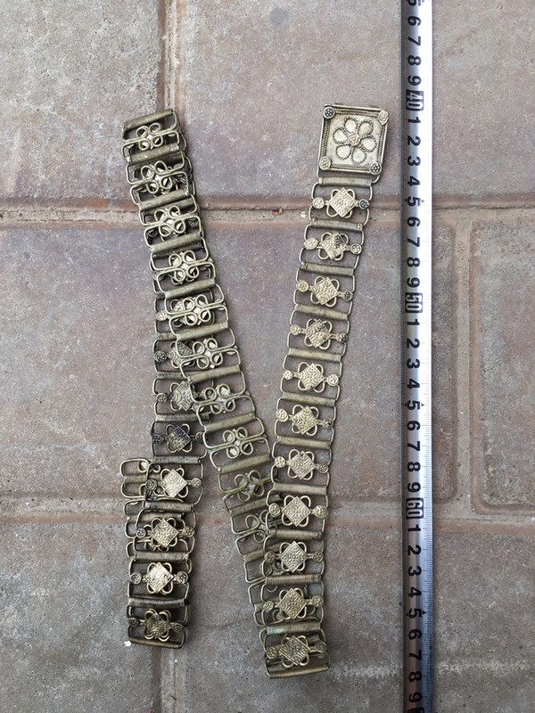 老银腰带,包浆自然,可能解放前后的,具体自己再看看