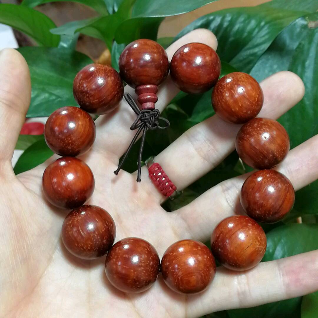 精品花梨木手串,无裂无瑕疵,品