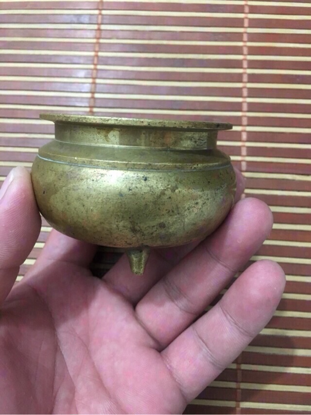 纯铜小香炉一个,香炉虽小但做工