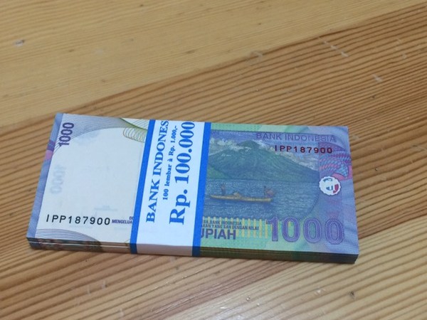 印尼1000元大刀钞.全新100张.银行原刀的.全