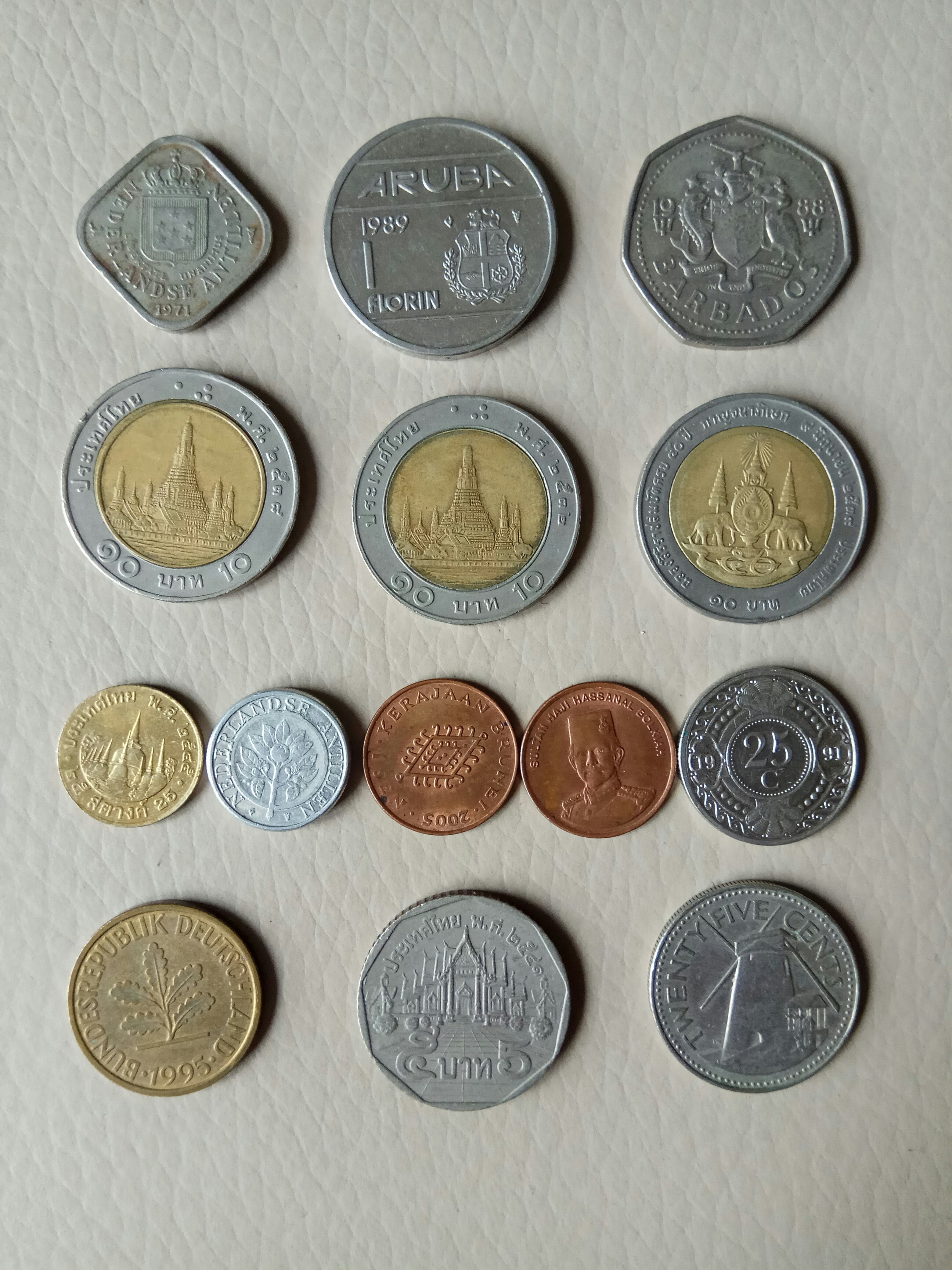 各国上世纪流通硬币共计14枚