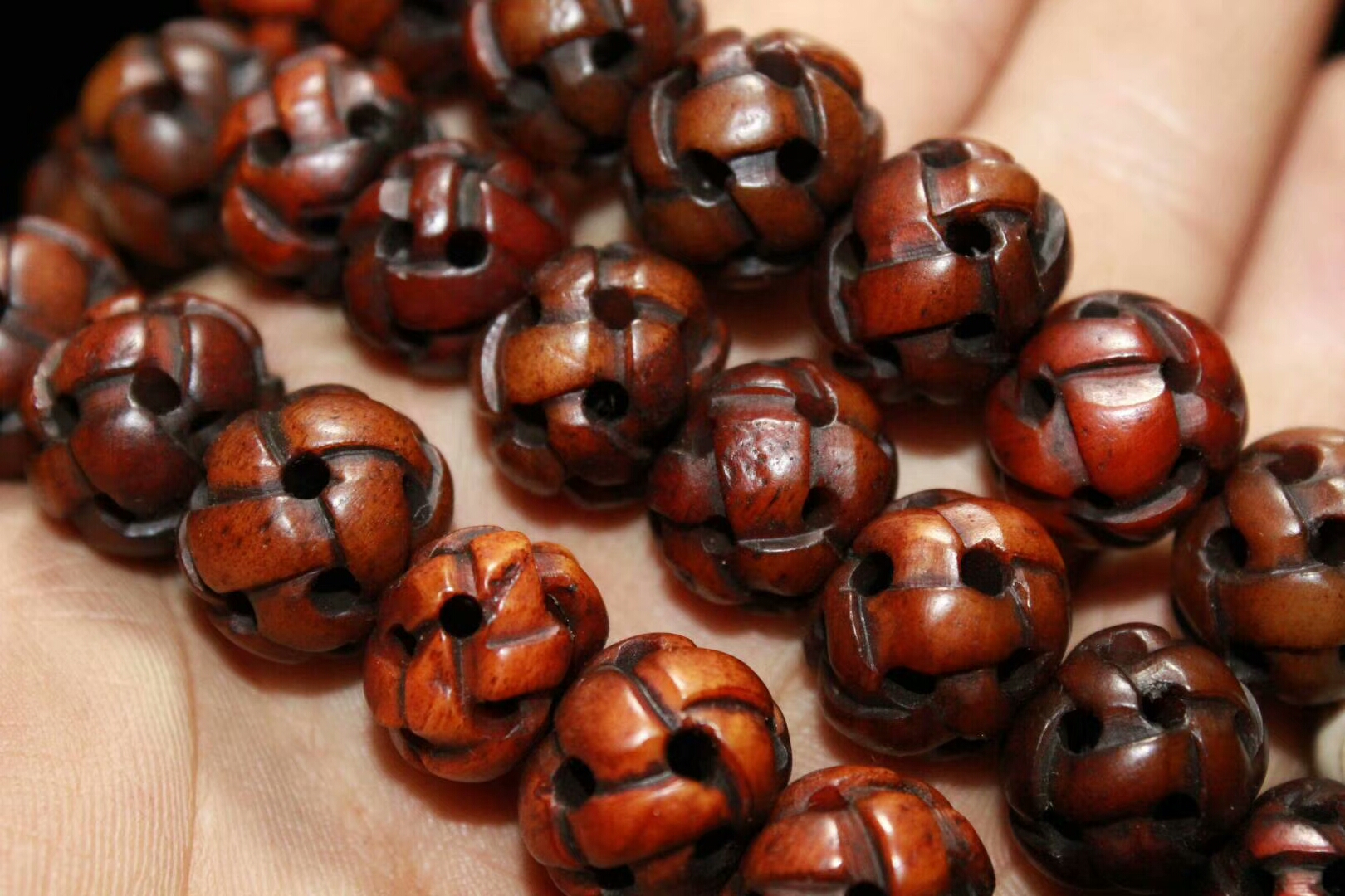 【臻品】西藏老纯手工雕刻老鹰骨