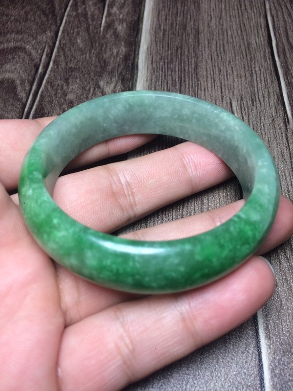 缅甸翡翠豆青手镯 56口径 话不多说看图,现任性放