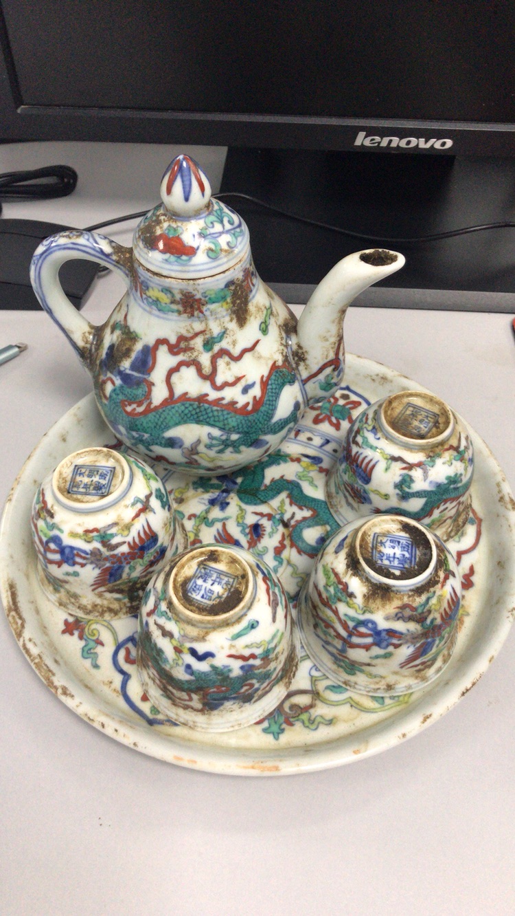 分享到: 大明成化年制斗彩茶具. 鉴定专家已鉴定,藏友不公开鉴定结果