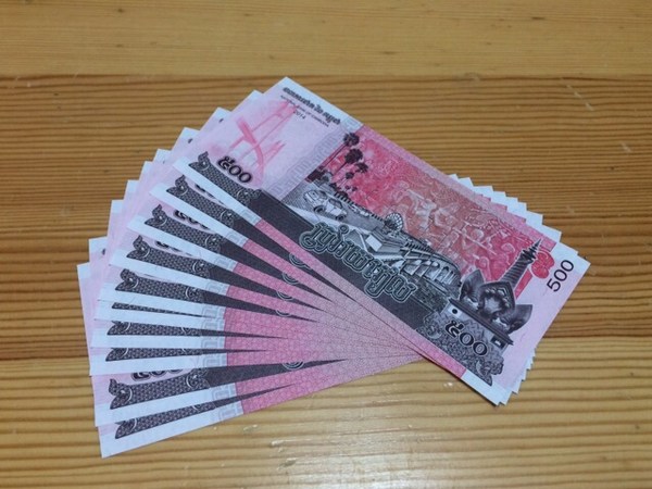 柬埔寨500元全新10连号全新绝品保真