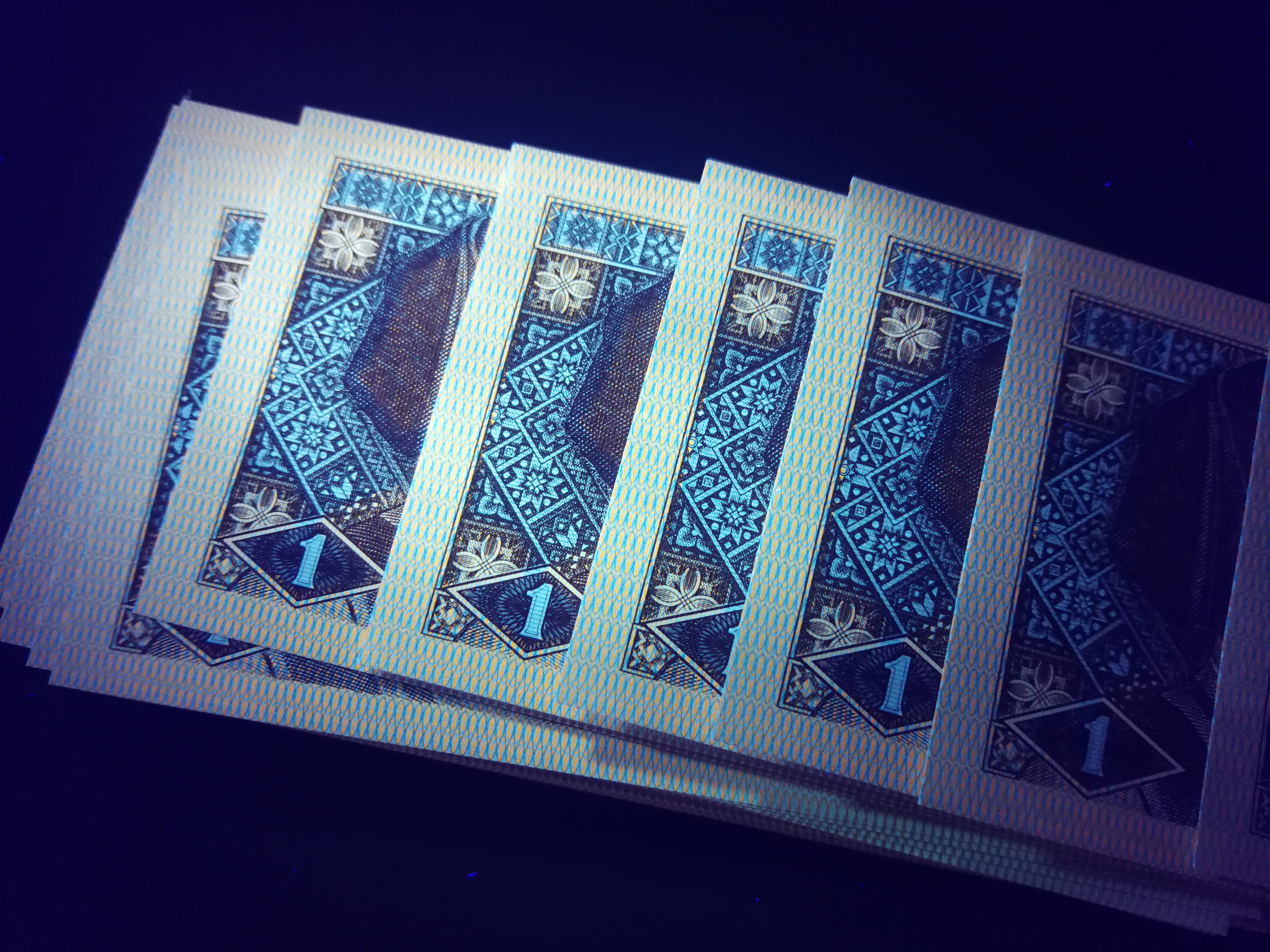 8001珍稀数字冠黄金甲io9