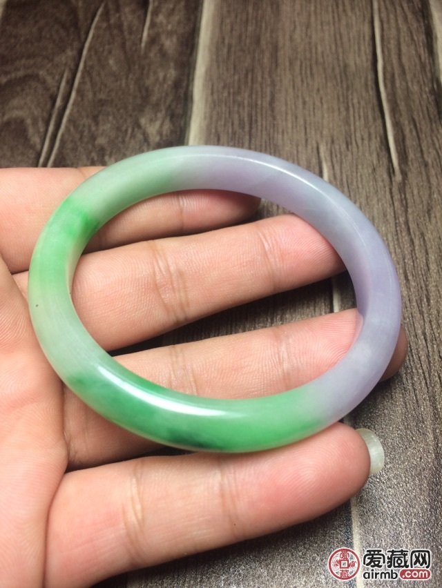 缅甸翡翠手镯58口径话不多