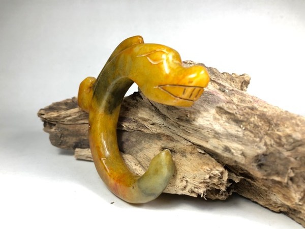 农村收到的老岫玉玉猪龙玉润工艺古朴造型美观大