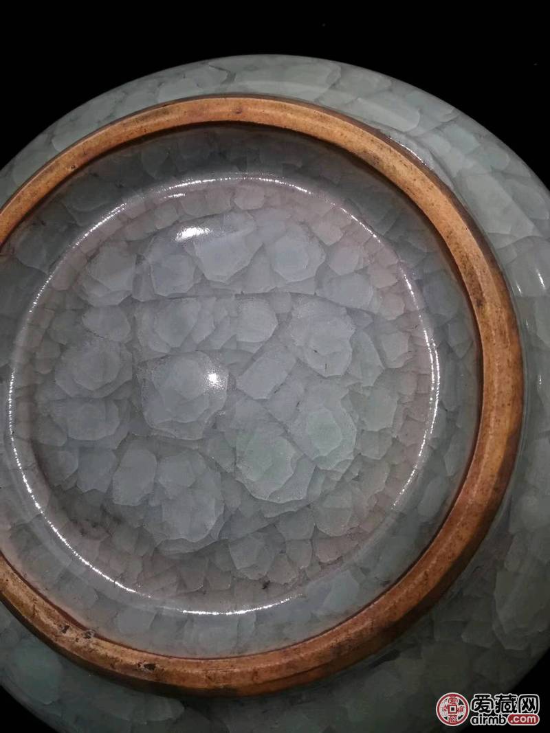 官瓷冰片莲花边碗,冰片晶体漂亮