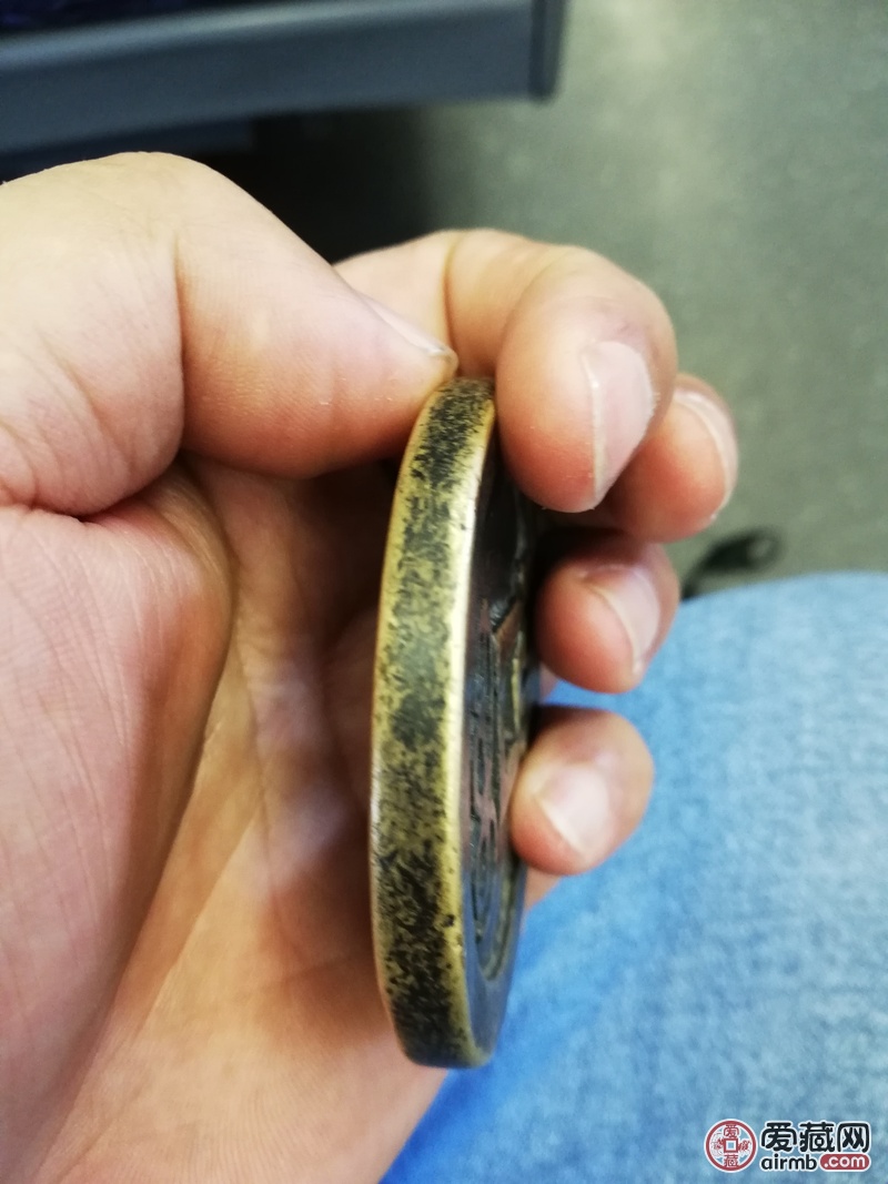 直径64毫米,厚度5毫米,重1