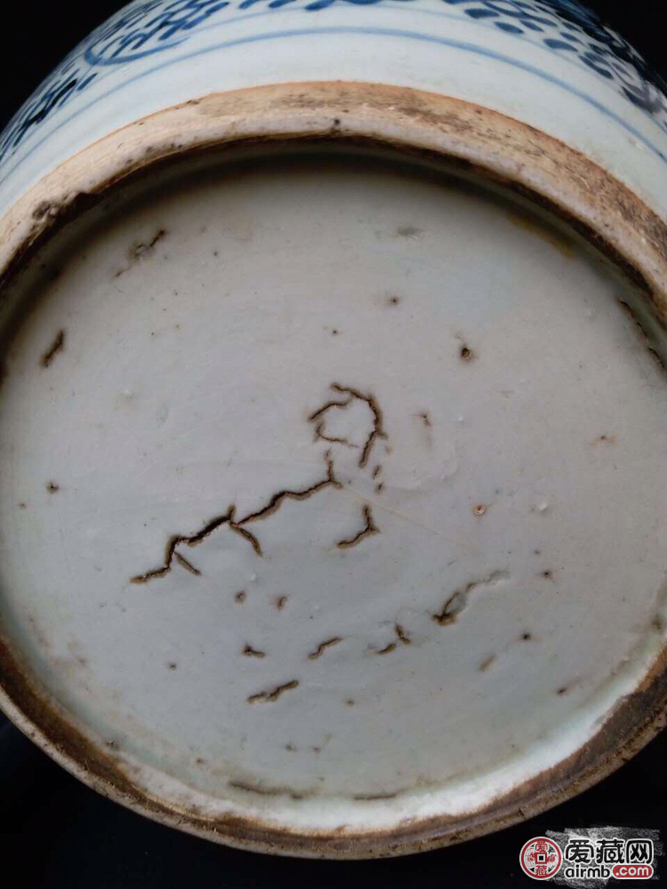 专家点评:清代雍乾时期真品鉴定结果:真品藏品描述:清雍正青花缠枝莲
