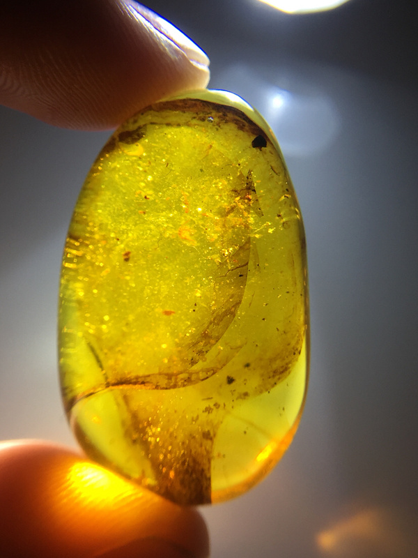 缅甸天然琥珀特色金沙蜜吊坠重量53克尺