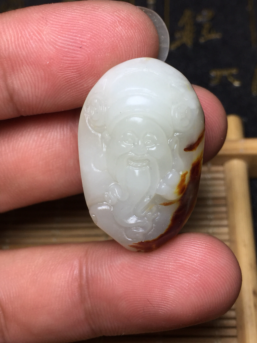 精品和田玉财神吊坠 雕功精湛