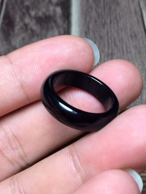 巴西天然玉髓 黑玛瑙戒指 18口径 话不多说看图