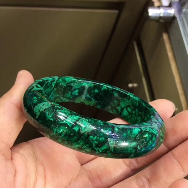 原矿7878天然孔雀石手镯颜色鲜艳独特的花纹
