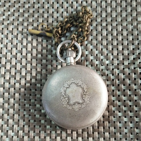 欧米茄经典藏银火车头机械怀表可正常使用顶部顺时