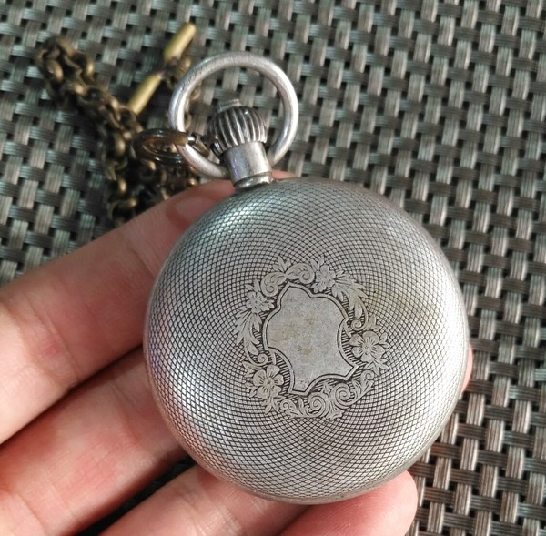 欧米茄经典藏银火车头机械怀表可正常使用顶部顺时