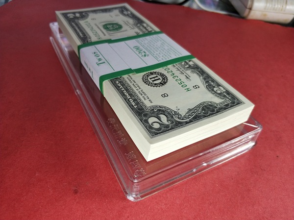 03年的2美元一刀,号码:05234201,百连无