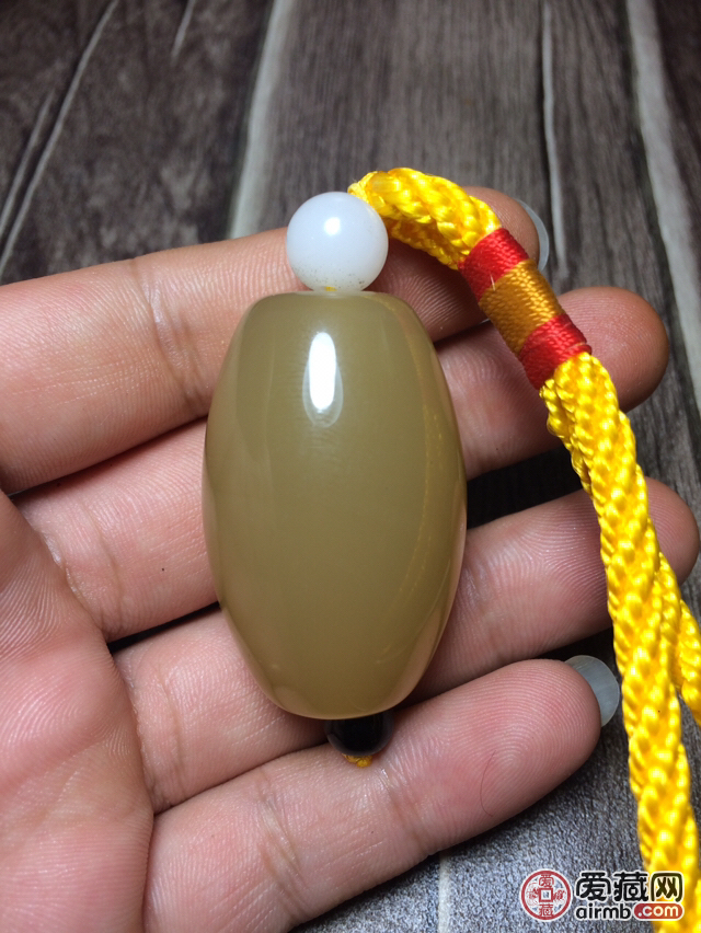 新疆和田糖玉手把件选用上等玉料