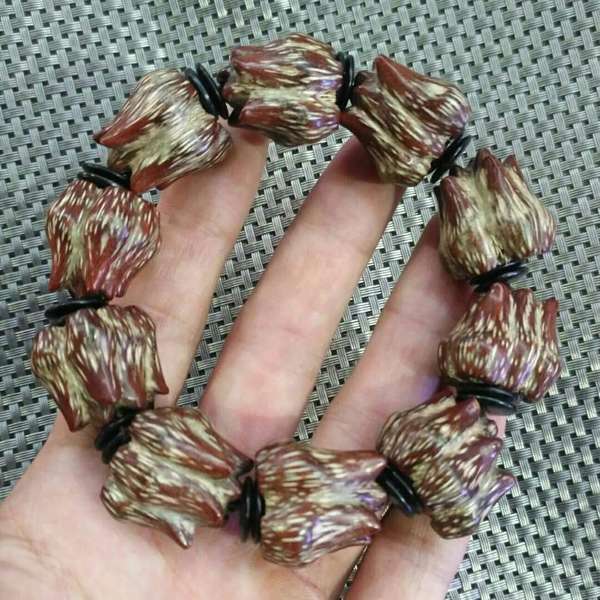 捡漏了精品滴血莲花菩提手串精选干货越盘越红