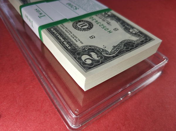 03年的2美元一刀,号码:05234301,百连无