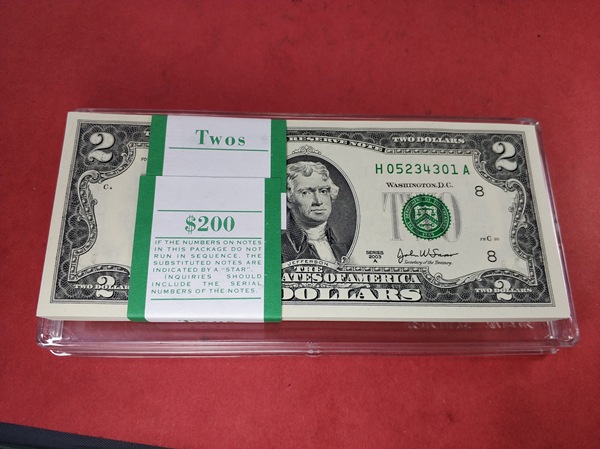 03年的2美元一刀,号码:05234301,百连无