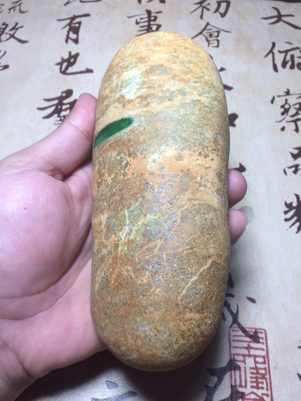 缅甸翡翠原石赌石手把件选用上等玉料制作而成雕工