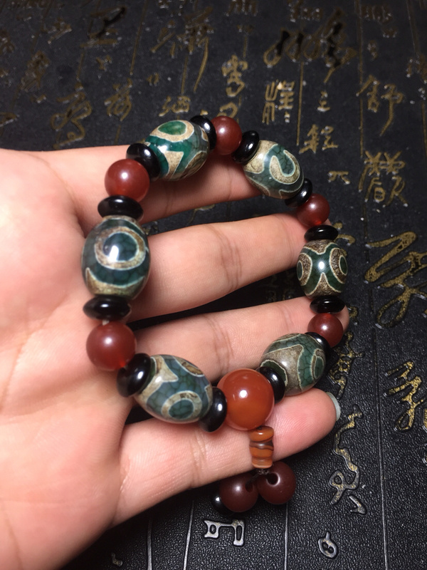 精品三眼天珠手链雕功精湛表现到位彰显大气玉质