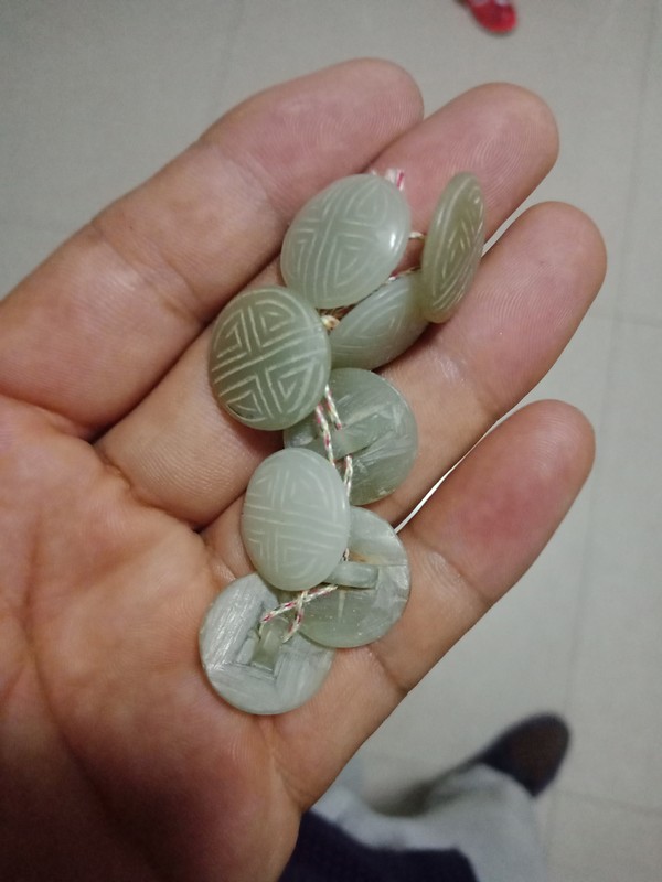 玉扣子八个好玉料