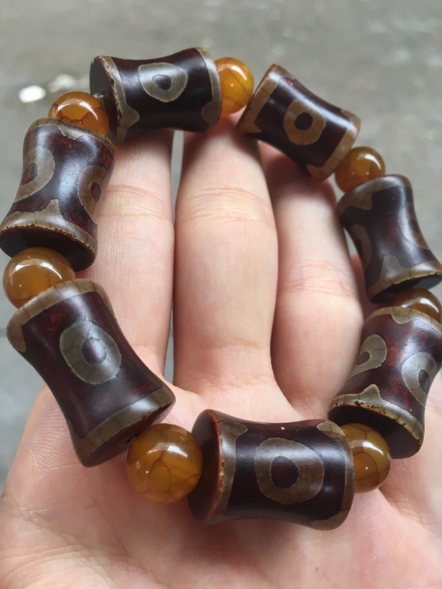 三眼天珠玛瑙手串低价起拍,保真