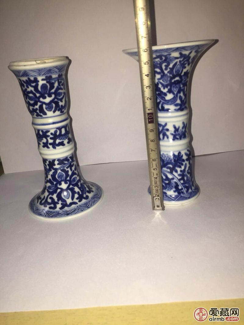 清康熙青花缠枝花卉纹花觚一对