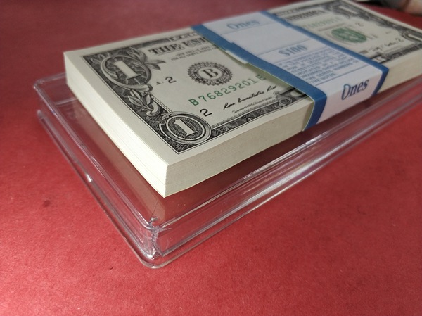 09年的1美元一刀,号码:76829201,百连无