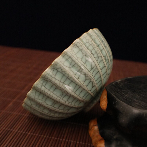 哥窑开片花口碗高6cm宽127cm声明自古以