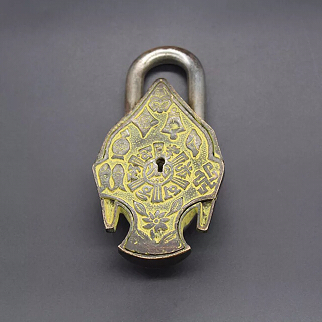 品名:释迦摩尼头锁材料:纯铜尺