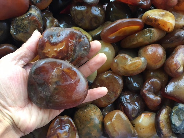 玛瑙石原石一袋共重10斤包邮随机发货大小