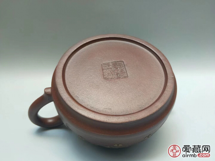 陈曼生款,泥绘紫砂壶. br