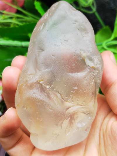 新疆纯天然宝石光原石,特别漂亮,机不可失,一块晶莹