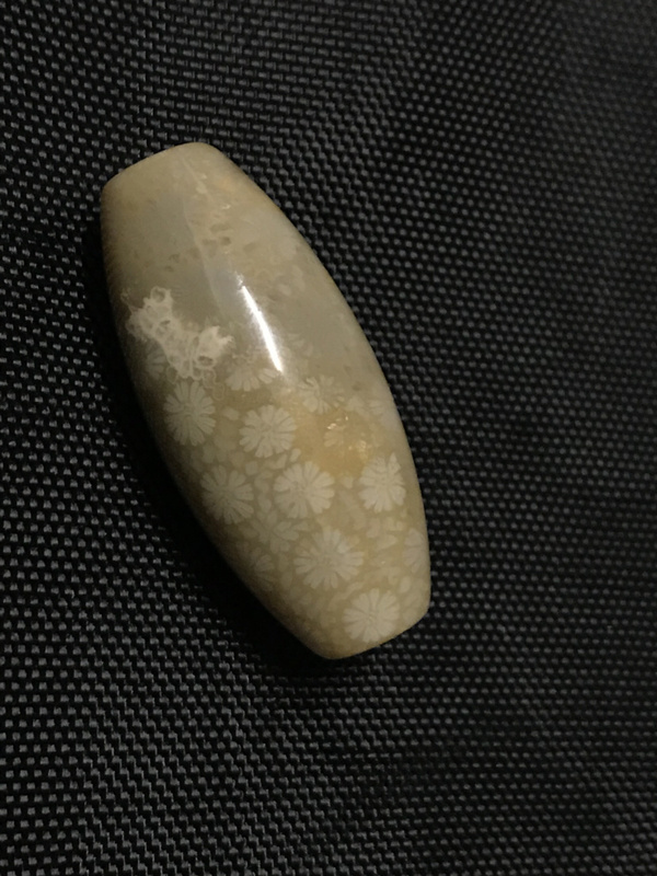 珊瑚玉珠子油润细腻雪花76花纹特别漂亮喜欢的朋