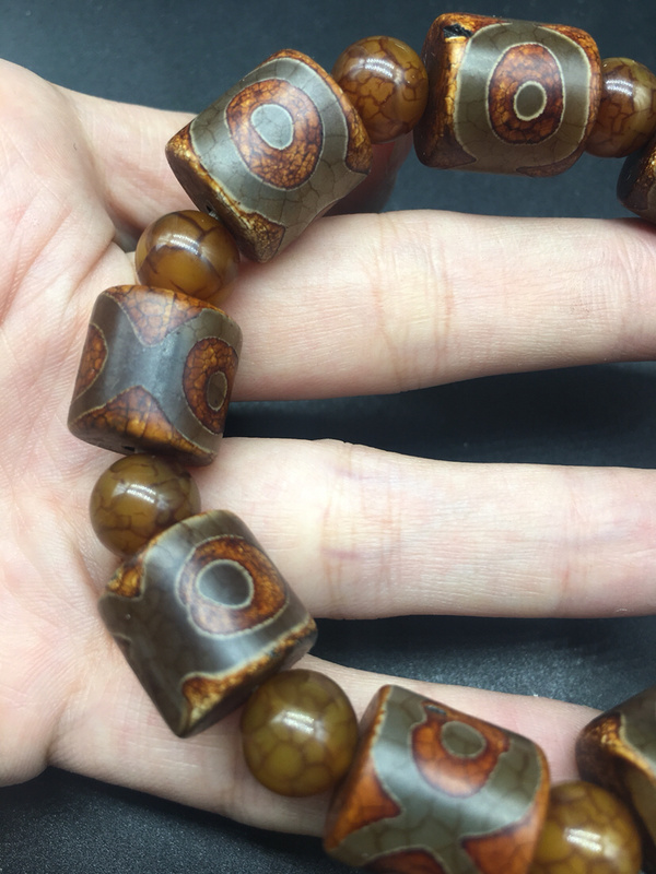 天然三眼天珠手串低价起拍料子细腻光滑光泽度好