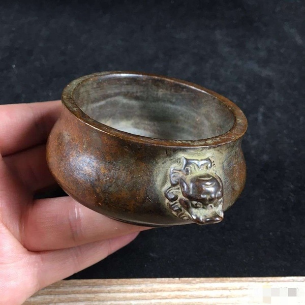 拍品民间老铜器纯铜紫铜兽头双耳小香炉