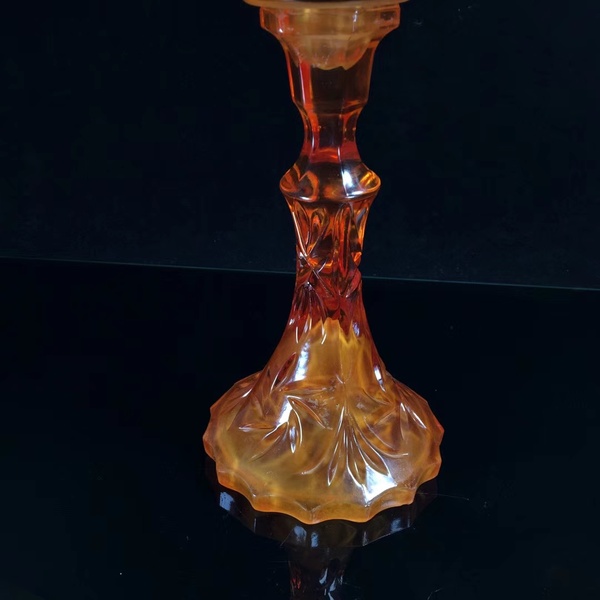 琉璃莲花蜡台烛台琉璃自古以来都是宫廷皇室的专用