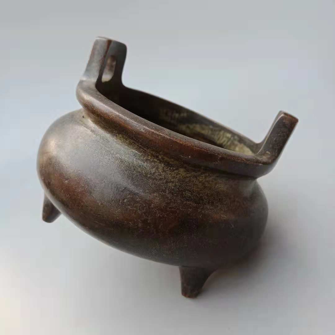 老铜宣字炉精铜铸的一款,好的